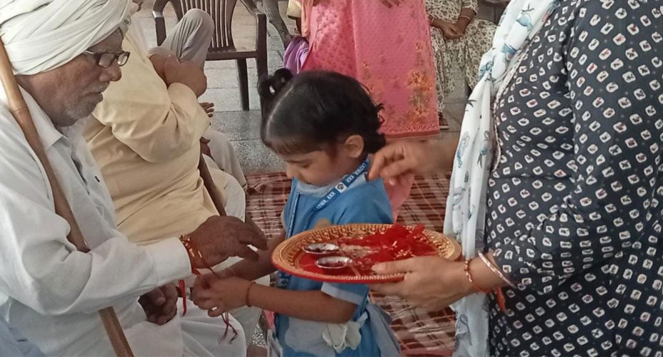 BOND OF LOVE_BANSI LAL VRIDHA ASHRAM_29TH AUG (7)