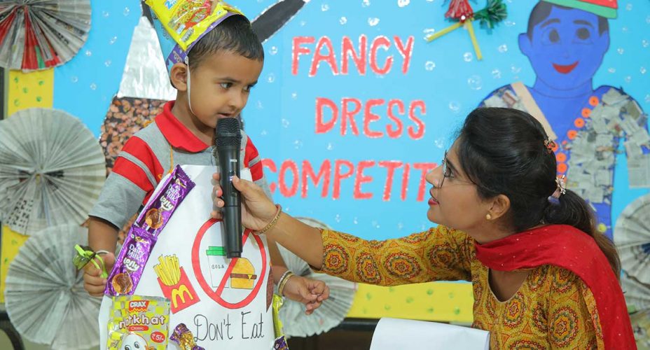 Fancy-Dress-Comp_29th-July3