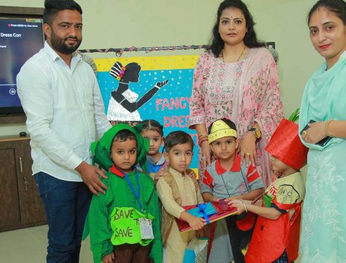 Fancy-Dress-Comp_29th-July5